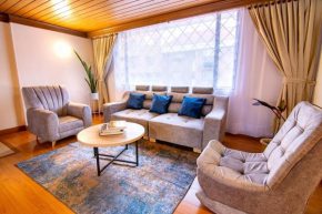 Huge Colonial House with Chimney, Luxury in the most exclusive town in Bogotá